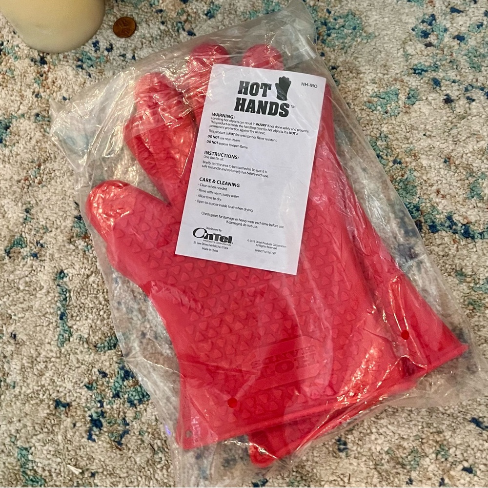 Red Hot Hands Heat-Resistant Gloves